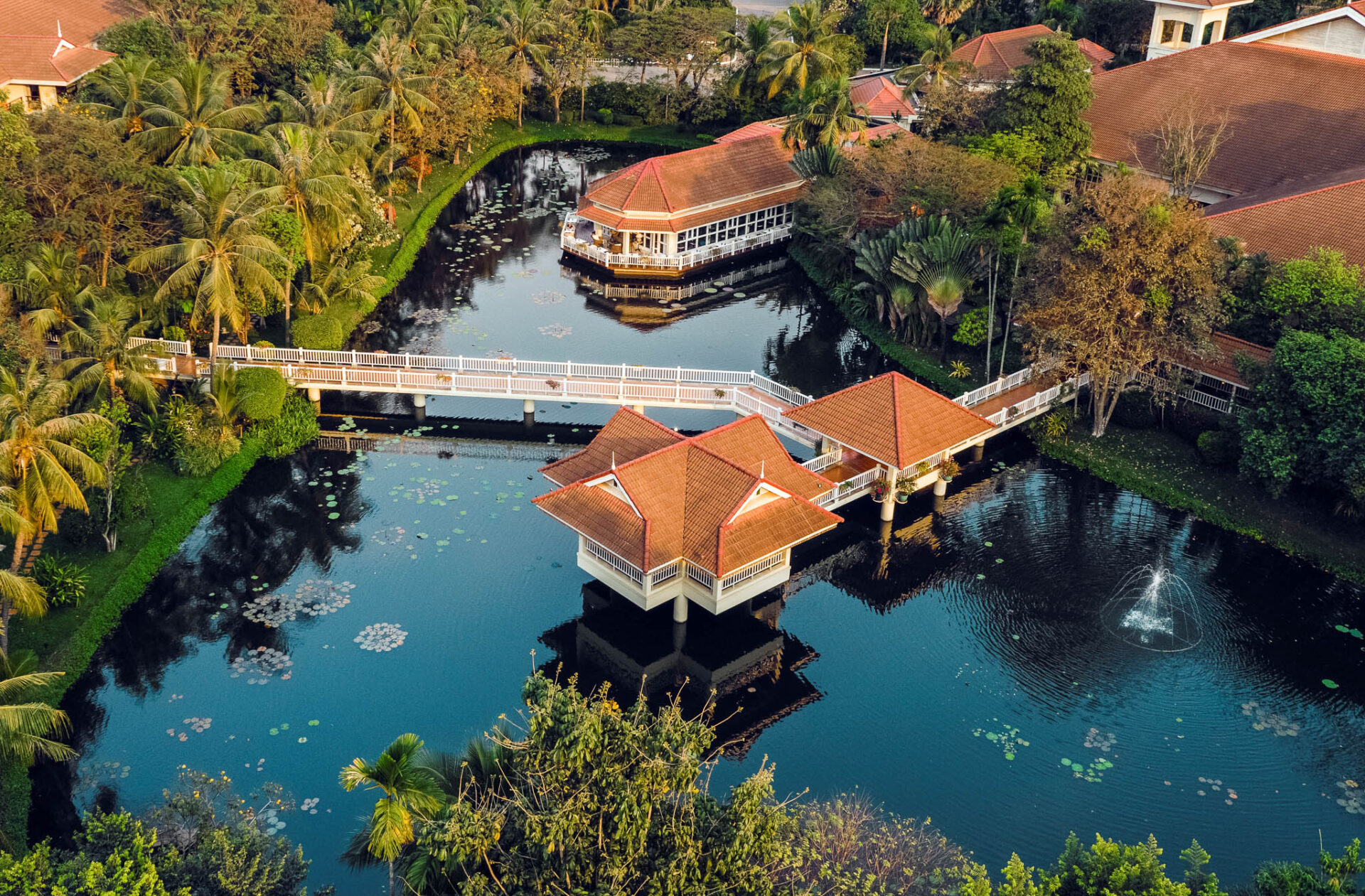 Sofitel Angkor Phokeethra
(C) Jacob Sjöman. jacob@sjomanart.com